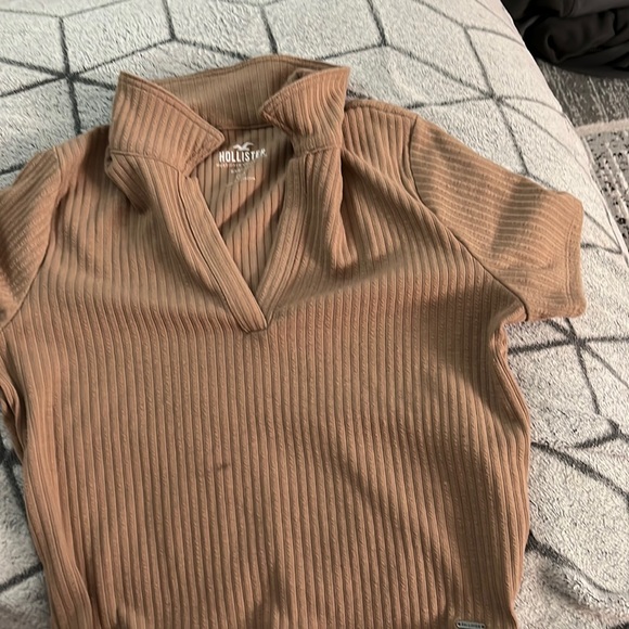 Hollister Tops - Hollister large baby tee - with a collar